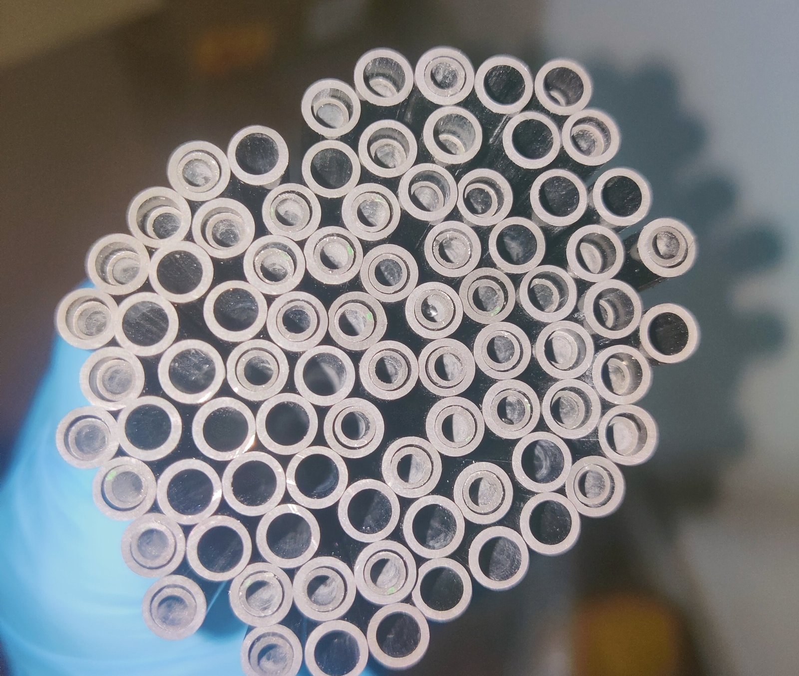 Measuring the outer diameter of a carbon fiber tubes for UAVs with a digital caliper