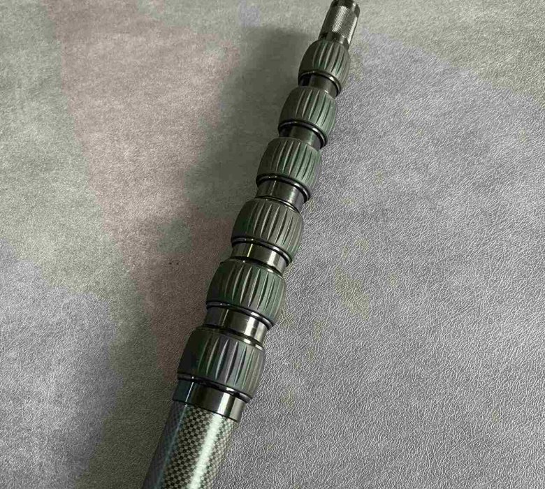 Karbon-teleskopisk rør med vridbar lås Carbon-telescopic-tube-twist-lock