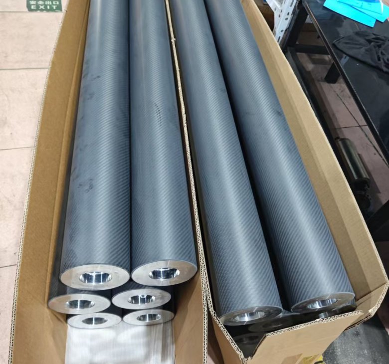roll wrapped carbon fiber tube for aerospace applications